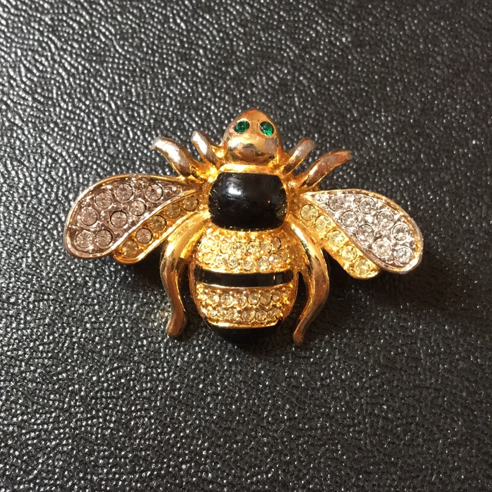 MFA Musuem of Fine Arts ‘93 Bee pin/brooch.